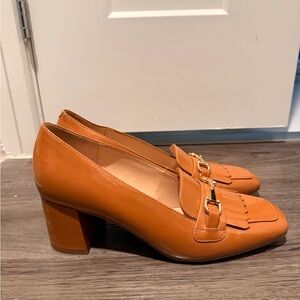 Brown closed-toe heels